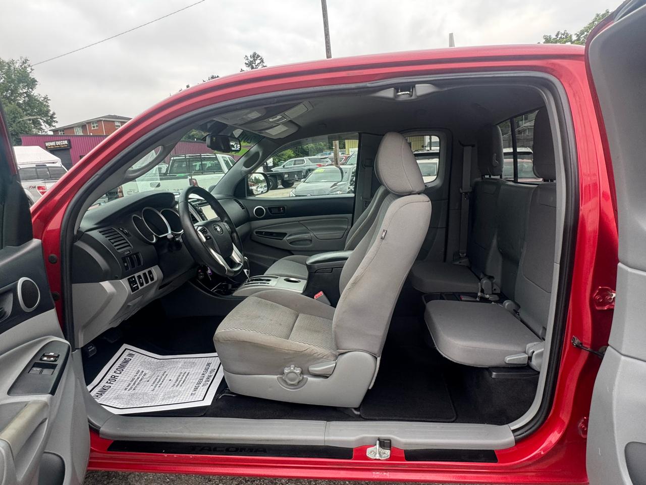 Toyota Tacoma 4WD Access Cab V6 MT (Natl) 2013