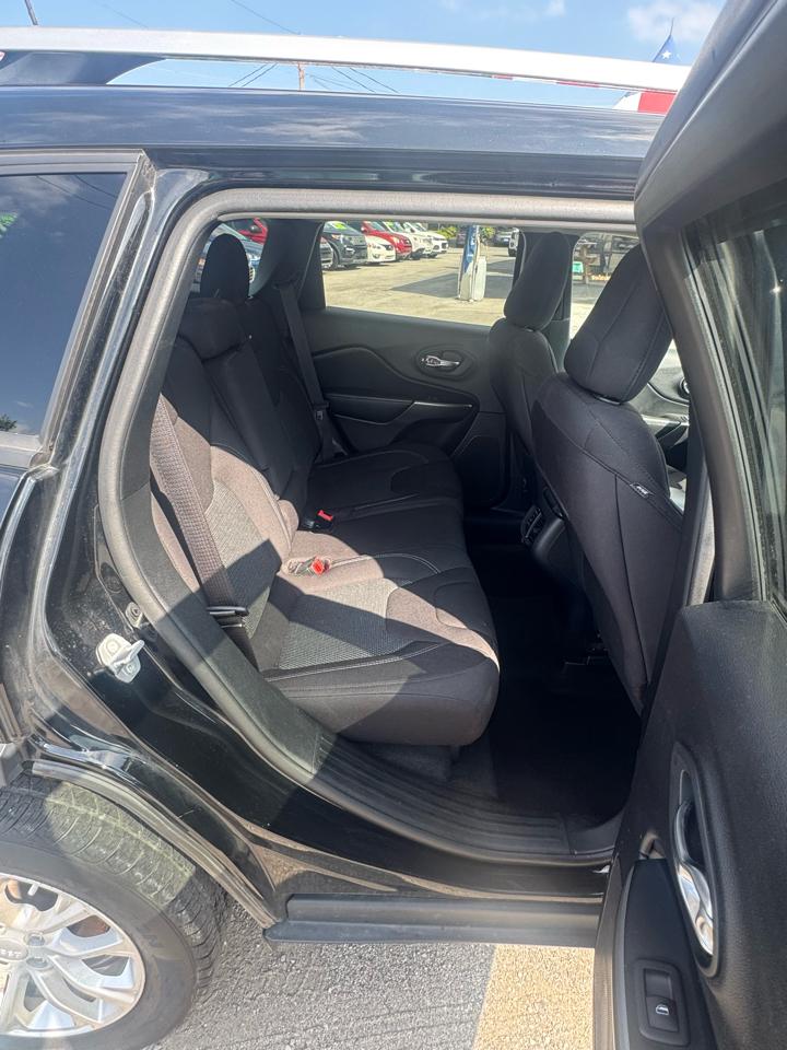 Jeep Cherokee Latitude FWD 2020