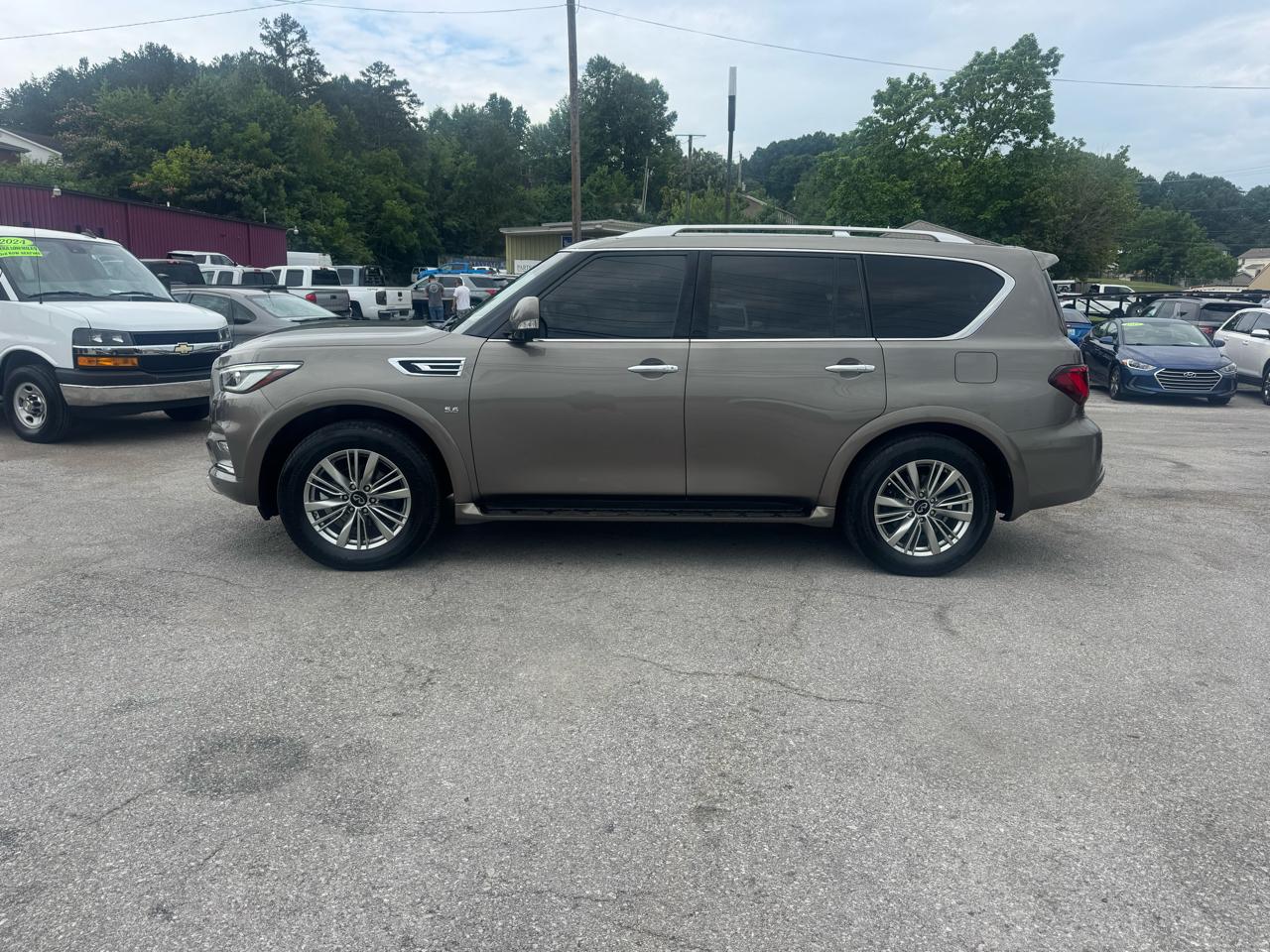 Infiniti QX80 LUXE AWD 2019