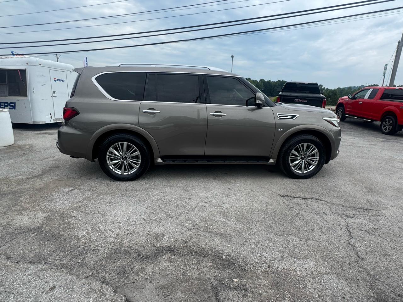 Infiniti QX80 LUXE AWD 2019