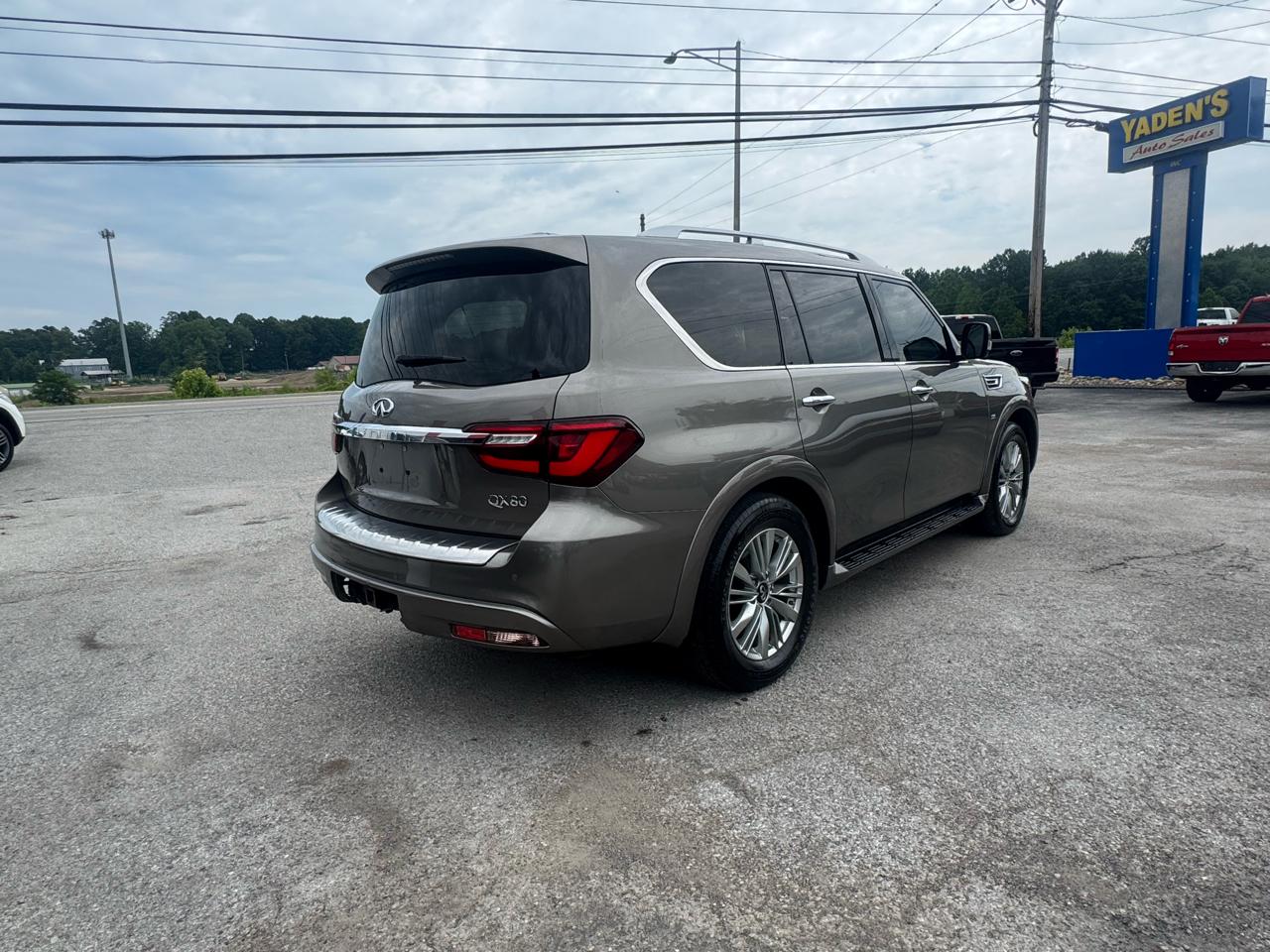 Infiniti QX80 LUXE AWD 2019