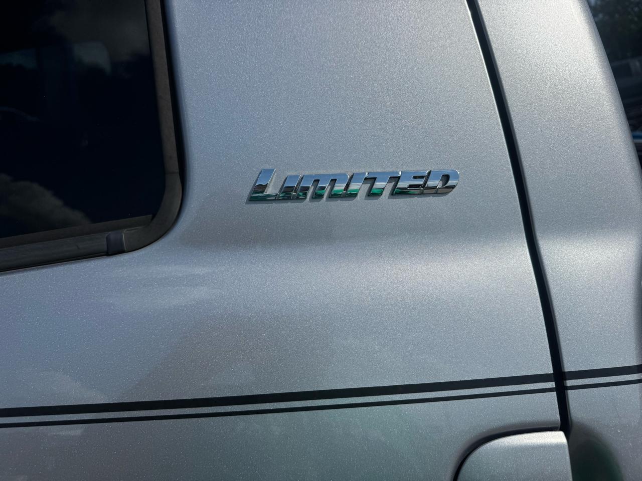 Toyota Tundra 2WD Truck Dbl 5.7L V8 6-Spd AT LTD (Natl) 2010