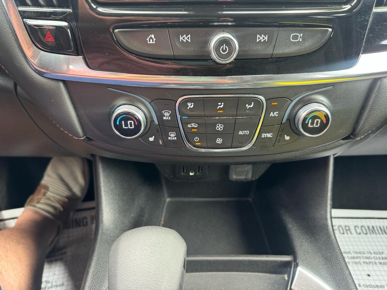 Chevrolet Traverse AWD 4dr LT Cloth w/1LT 2021