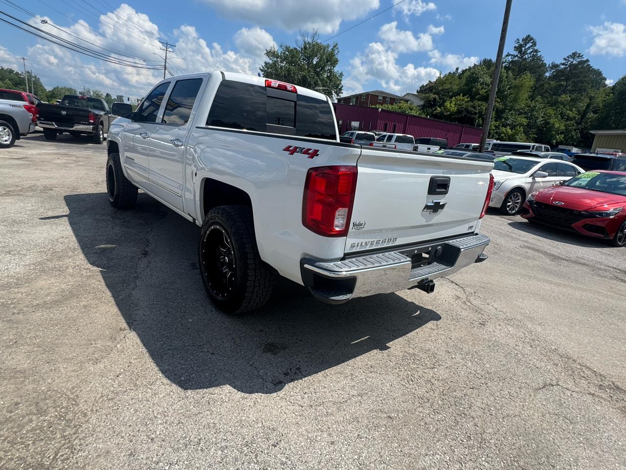 Chevrolet Silverado 1500 4WD Crew Cab 143.5" LTZ w/1LZ 2018