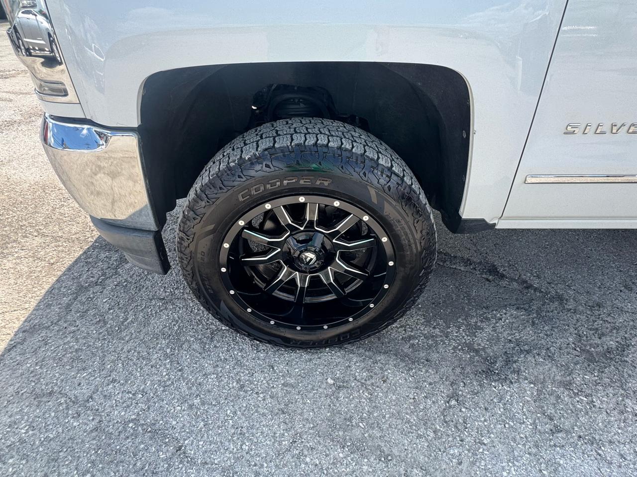 Chevrolet Silverado 1500 4WD Crew Cab 143.5" LTZ w/1LZ 2018