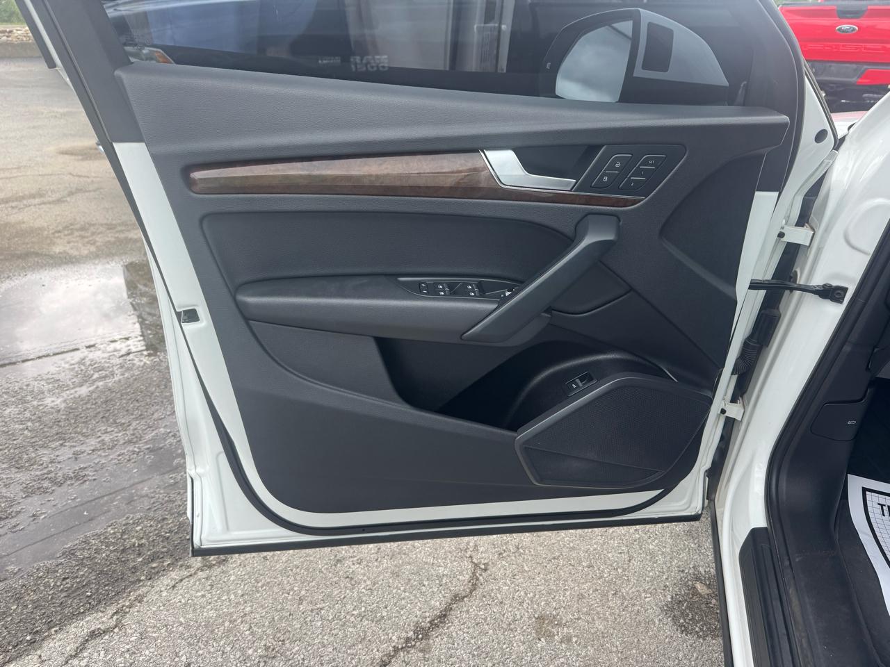 Audi Q5 Titanium Premium 45 TFSI quattro 2020