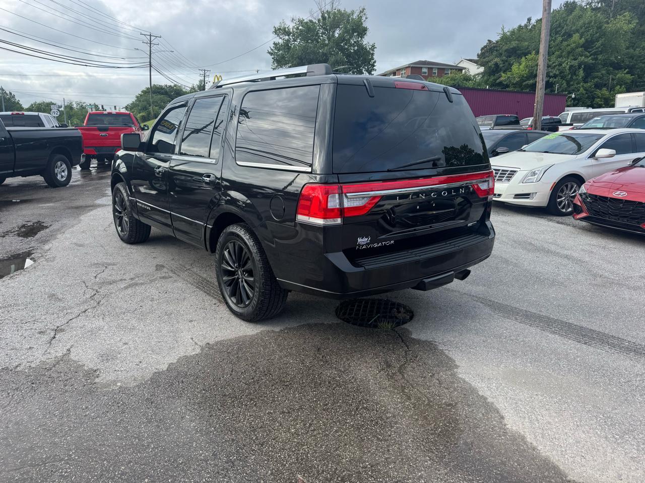 Lincoln Navigator 4WD 4dr 2015