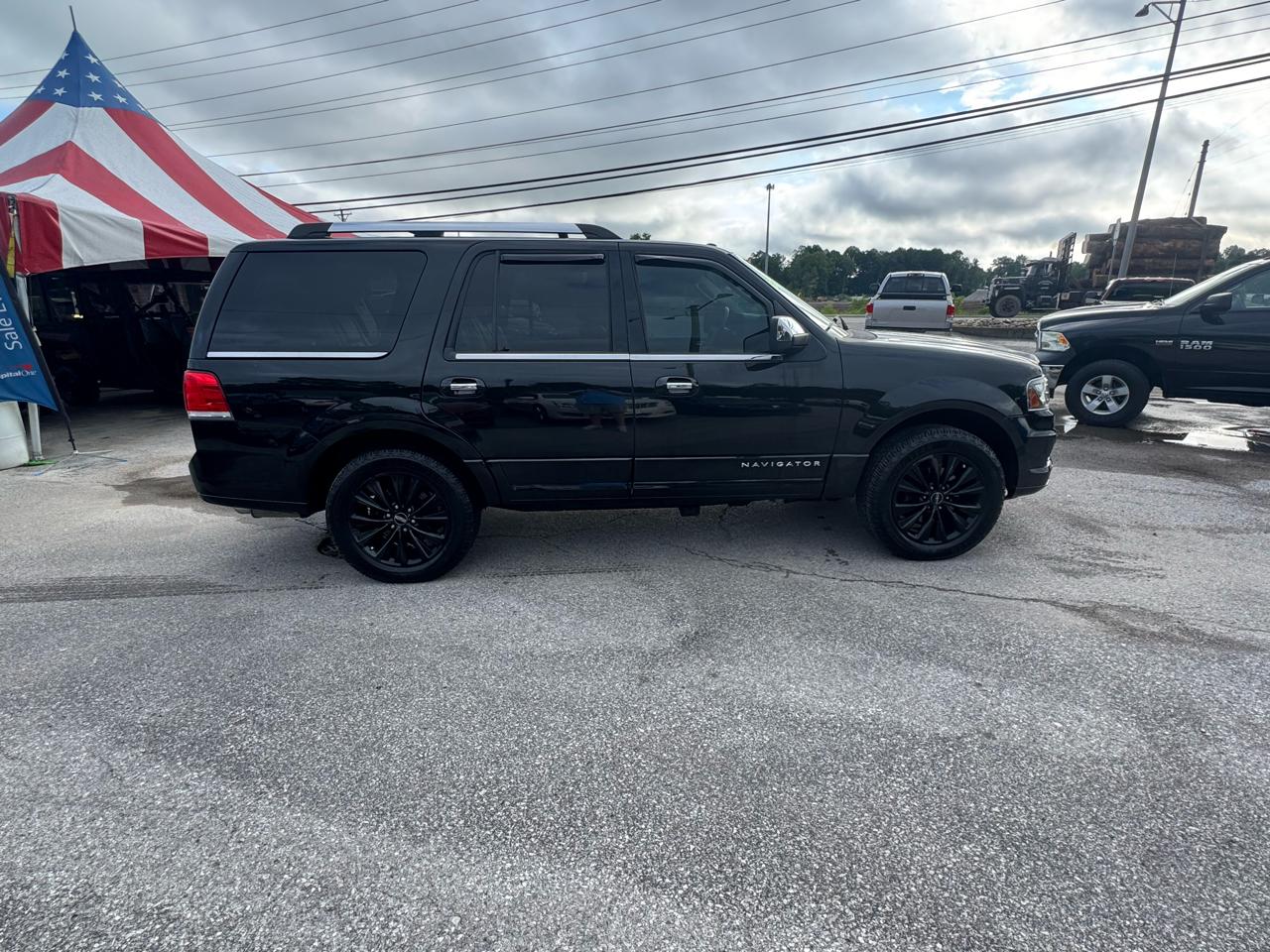 Lincoln Navigator 4WD 4dr 2015