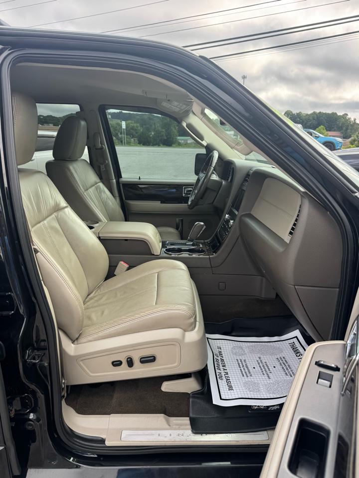 Lincoln Navigator 4WD 4dr 2015