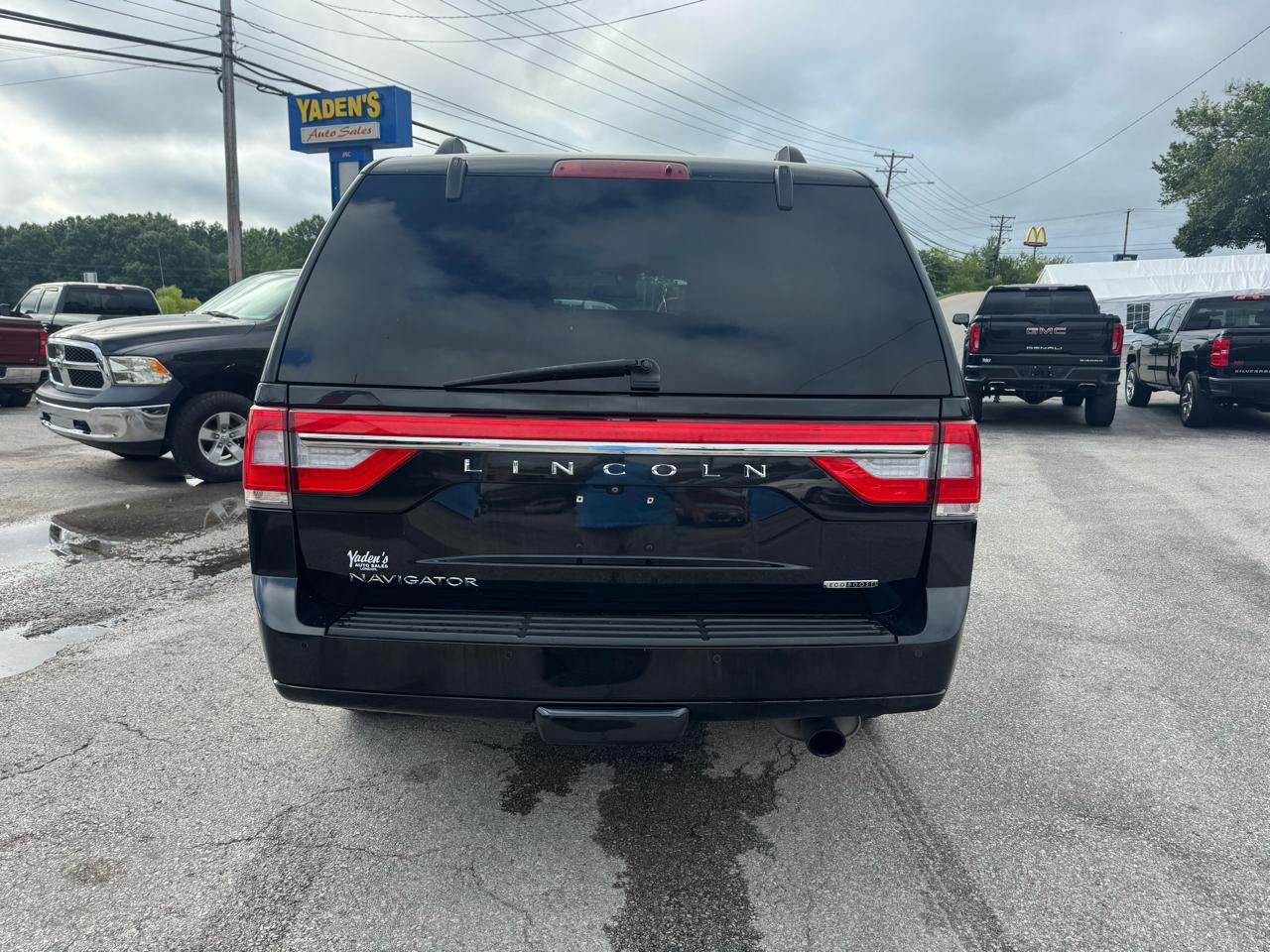 Lincoln Navigator 4WD 4dr 2015