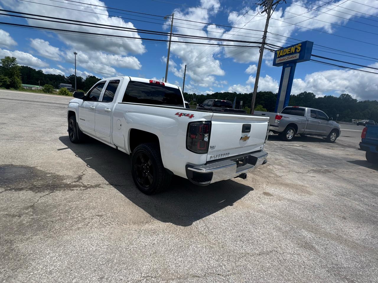 Chevrolet Silverado 1500 4WD Double Cab 143.5" LT w/1LT 2016