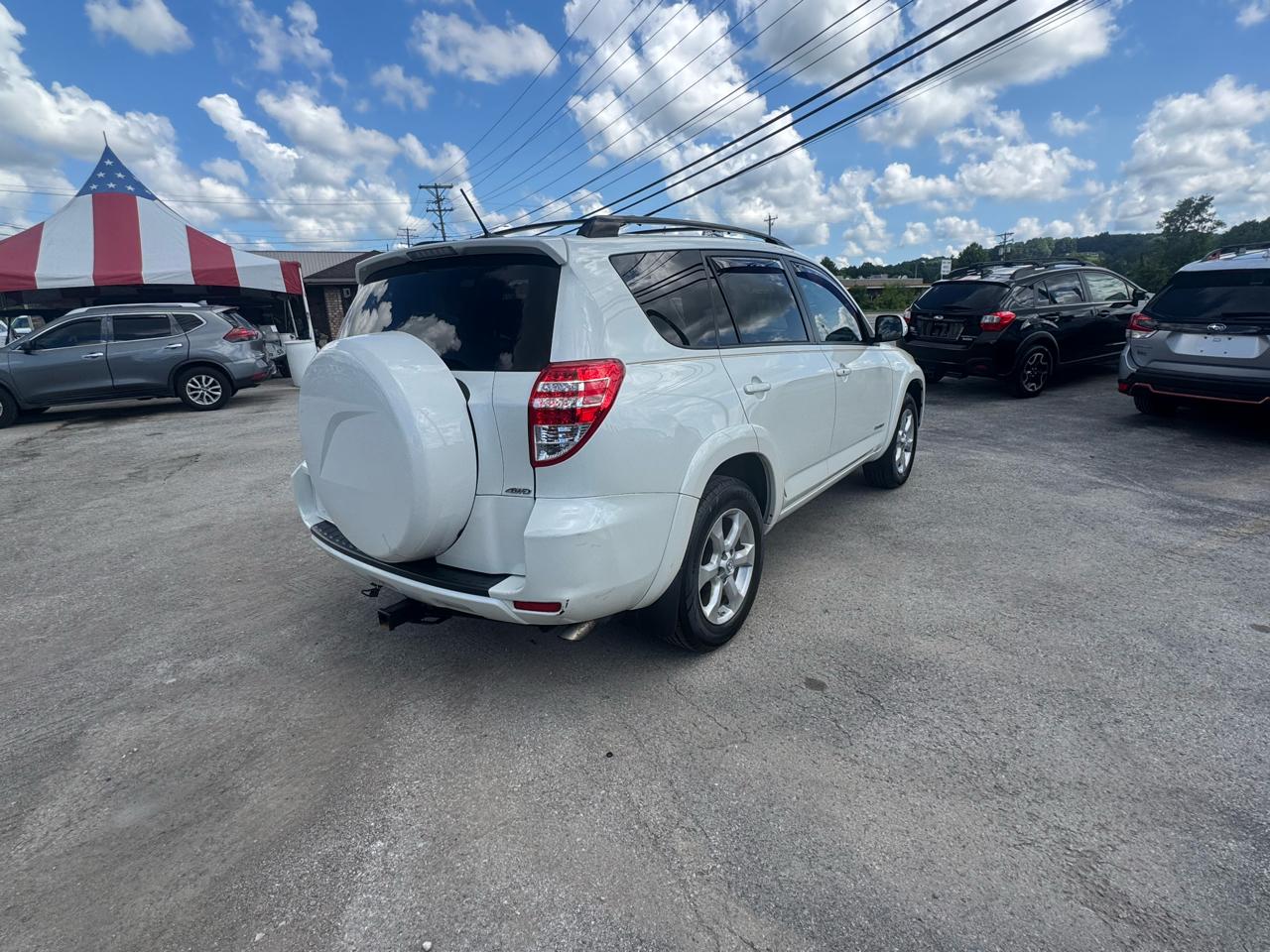 Toyota RAV4 4WD 4dr V6 5-Spd AT Ltd (Natl) 2011