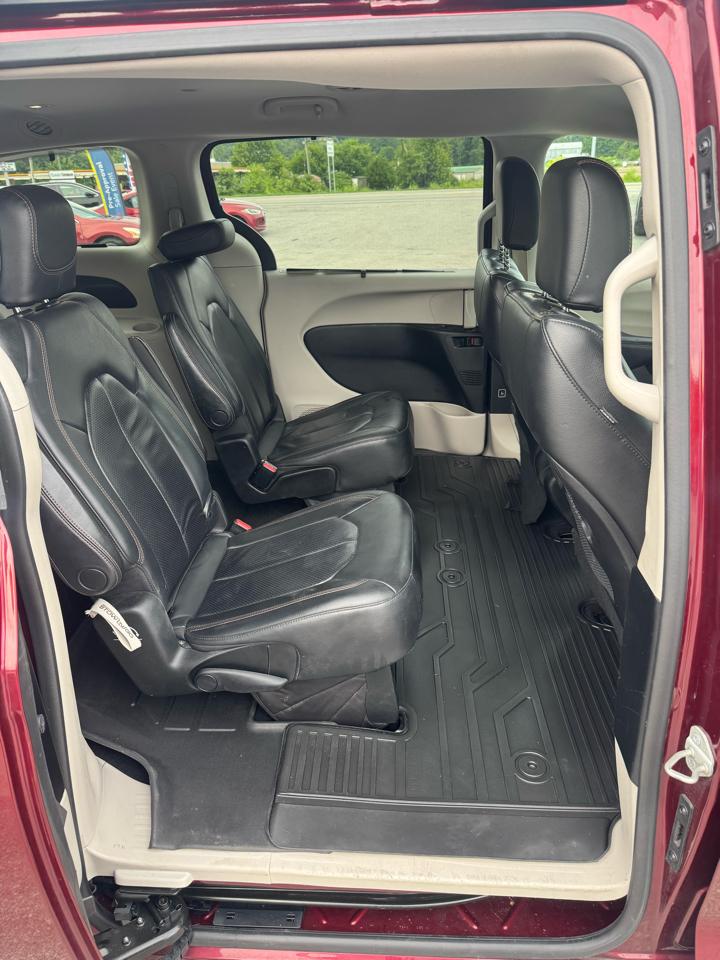 Chrysler Pacifica Touring L FWD 2018