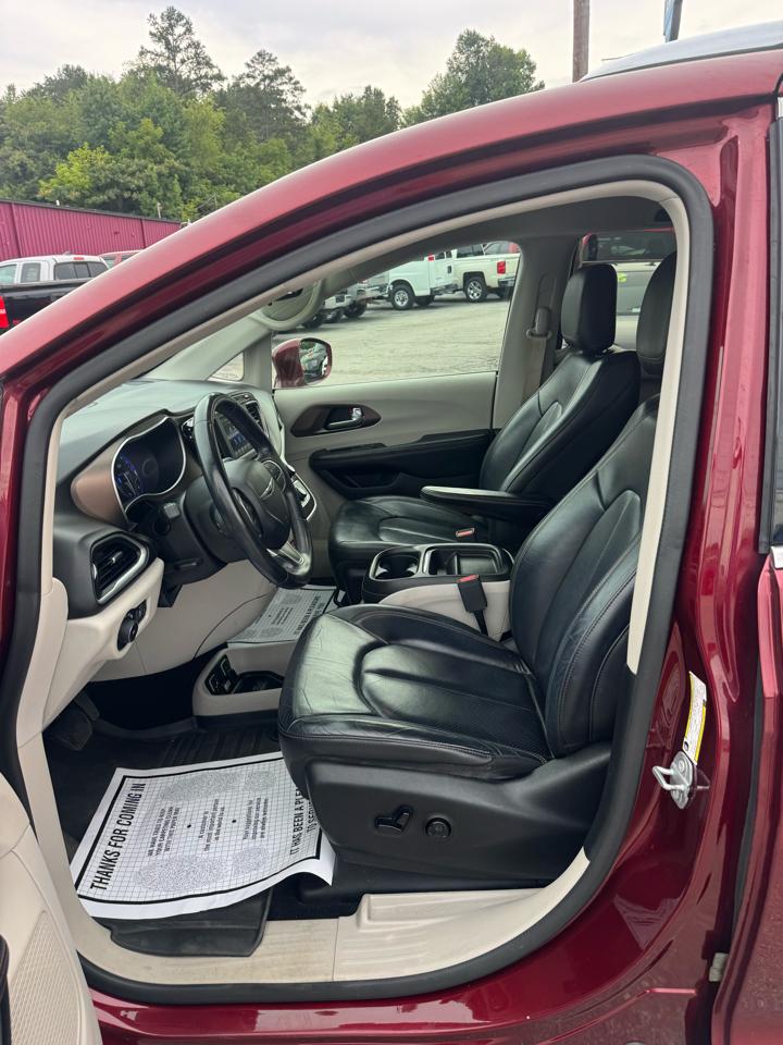 Chrysler Pacifica Touring L FWD 2018
