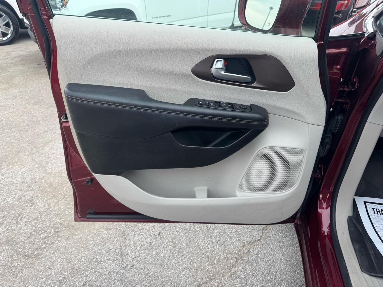 Chrysler Pacifica Touring L FWD 2018