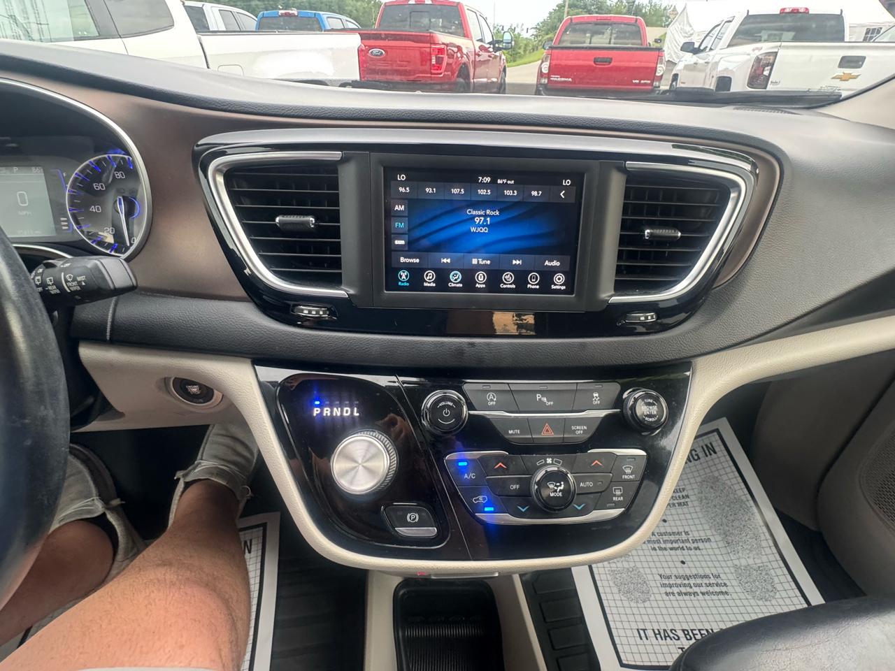 Chrysler Pacifica Touring L FWD 2018