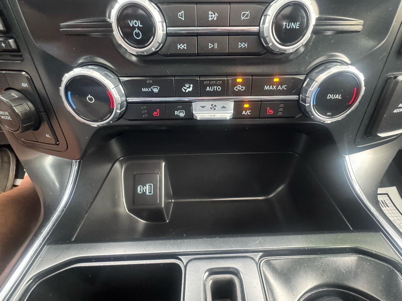 Ford F-150 4WD SuperCrew 139" XLT 2023