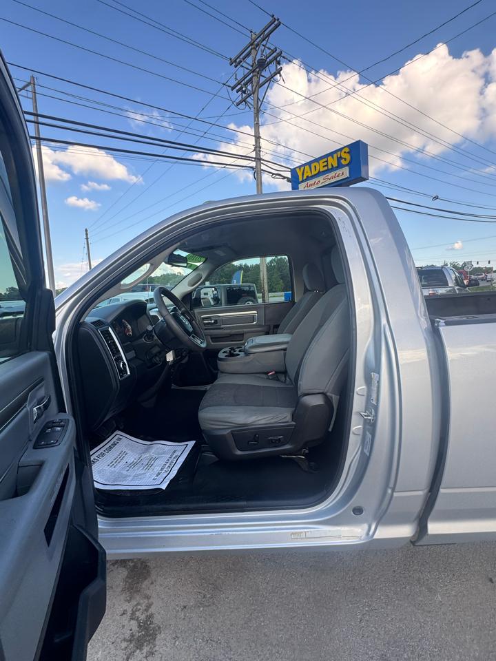 RAM 3500 4WD Reg Cab 140.5" SLT 2016