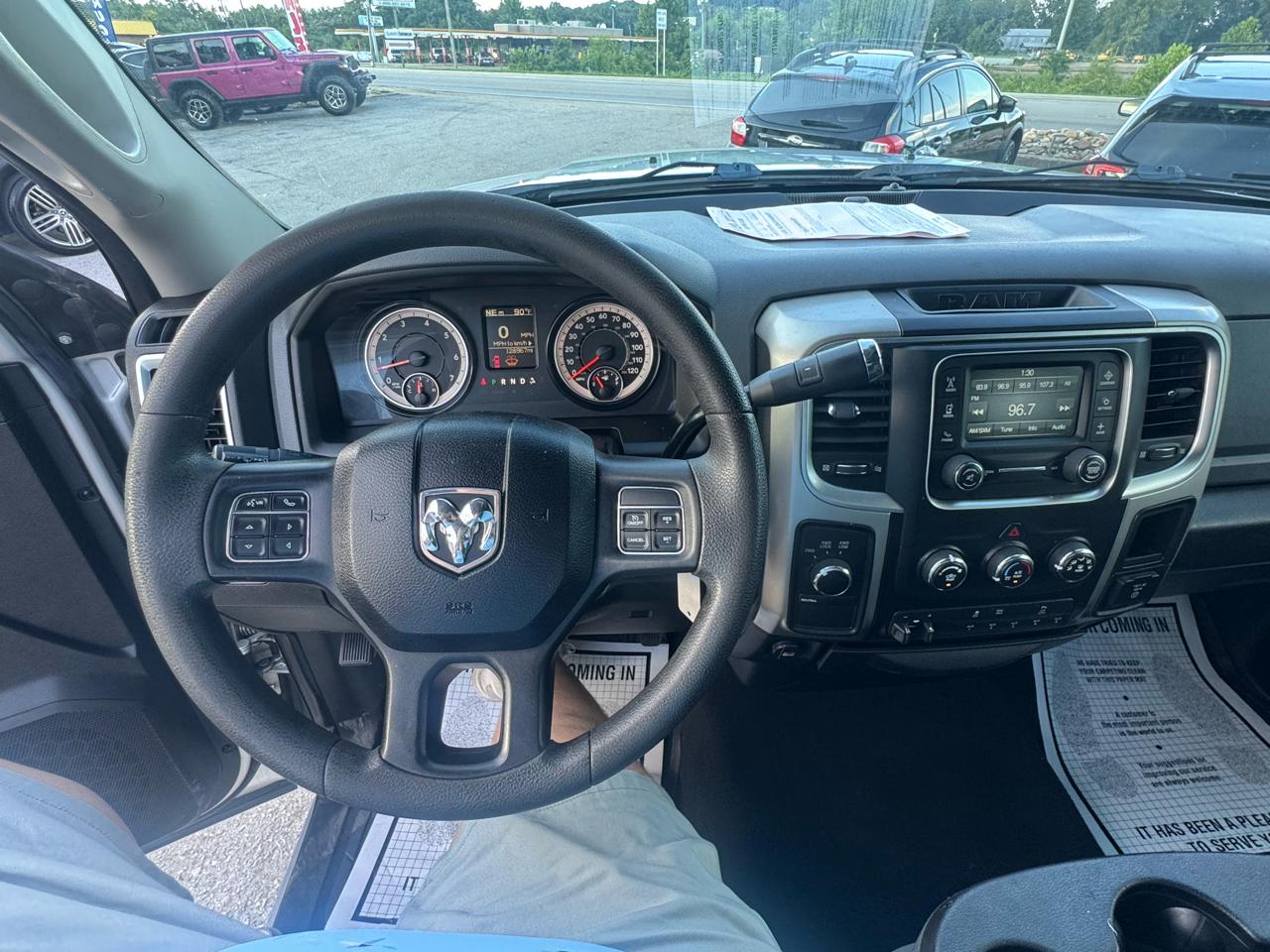 RAM 3500 4WD Reg Cab 140.5" SLT 2016