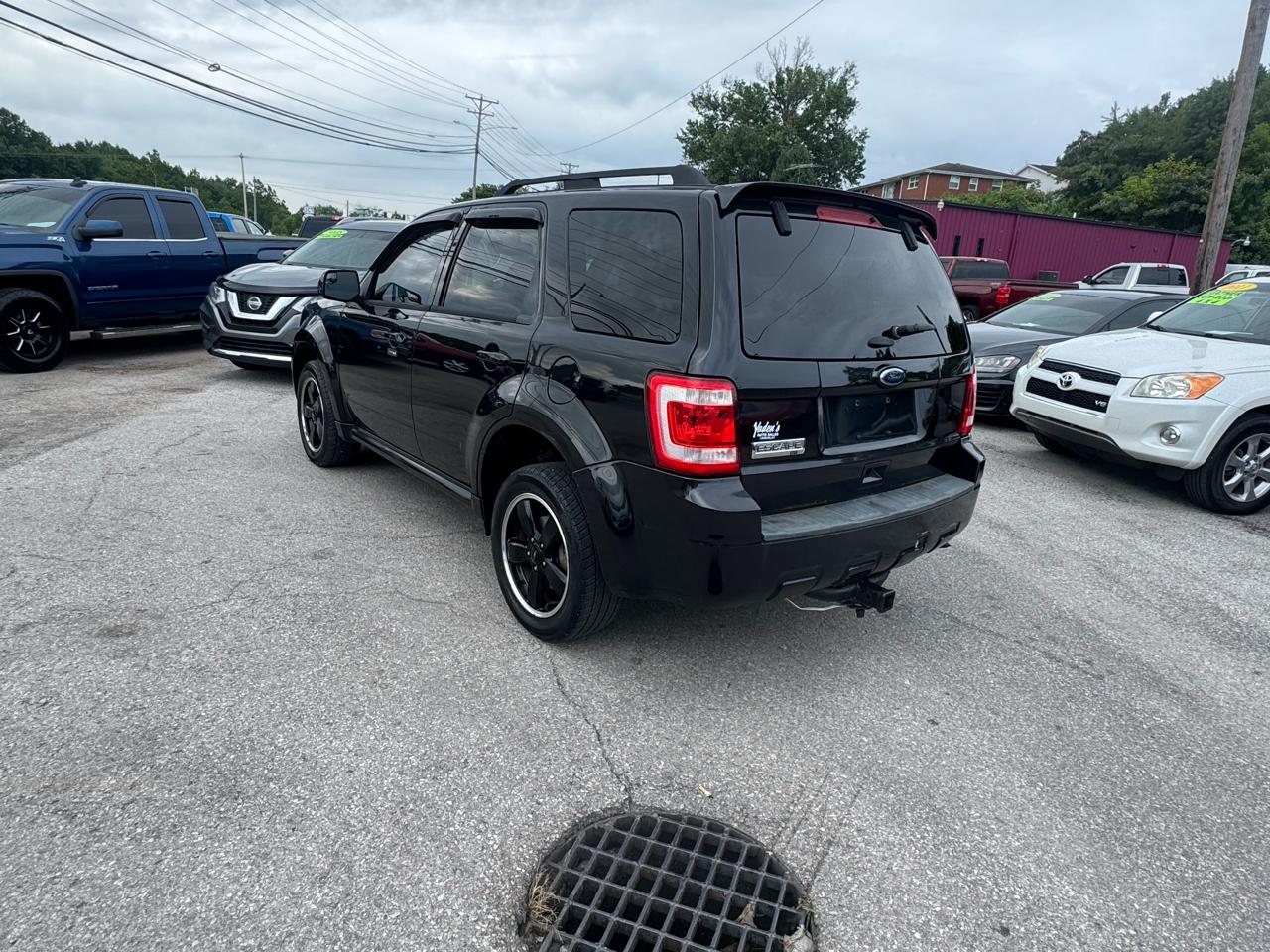 Ford Escape FWD 4dr XLT 2011