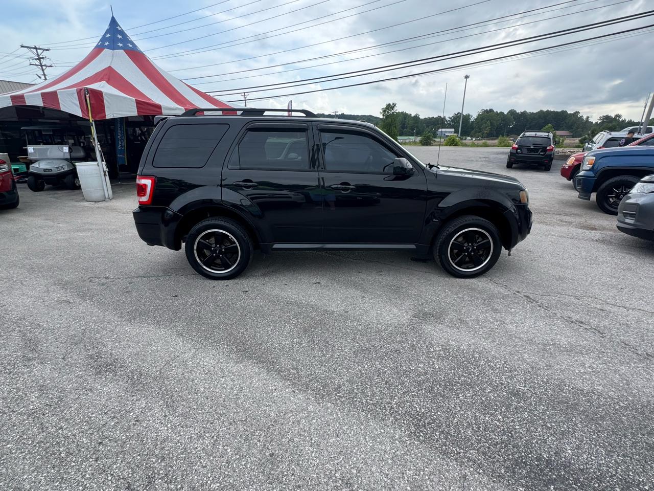 Ford Escape FWD 4dr XLT 2011