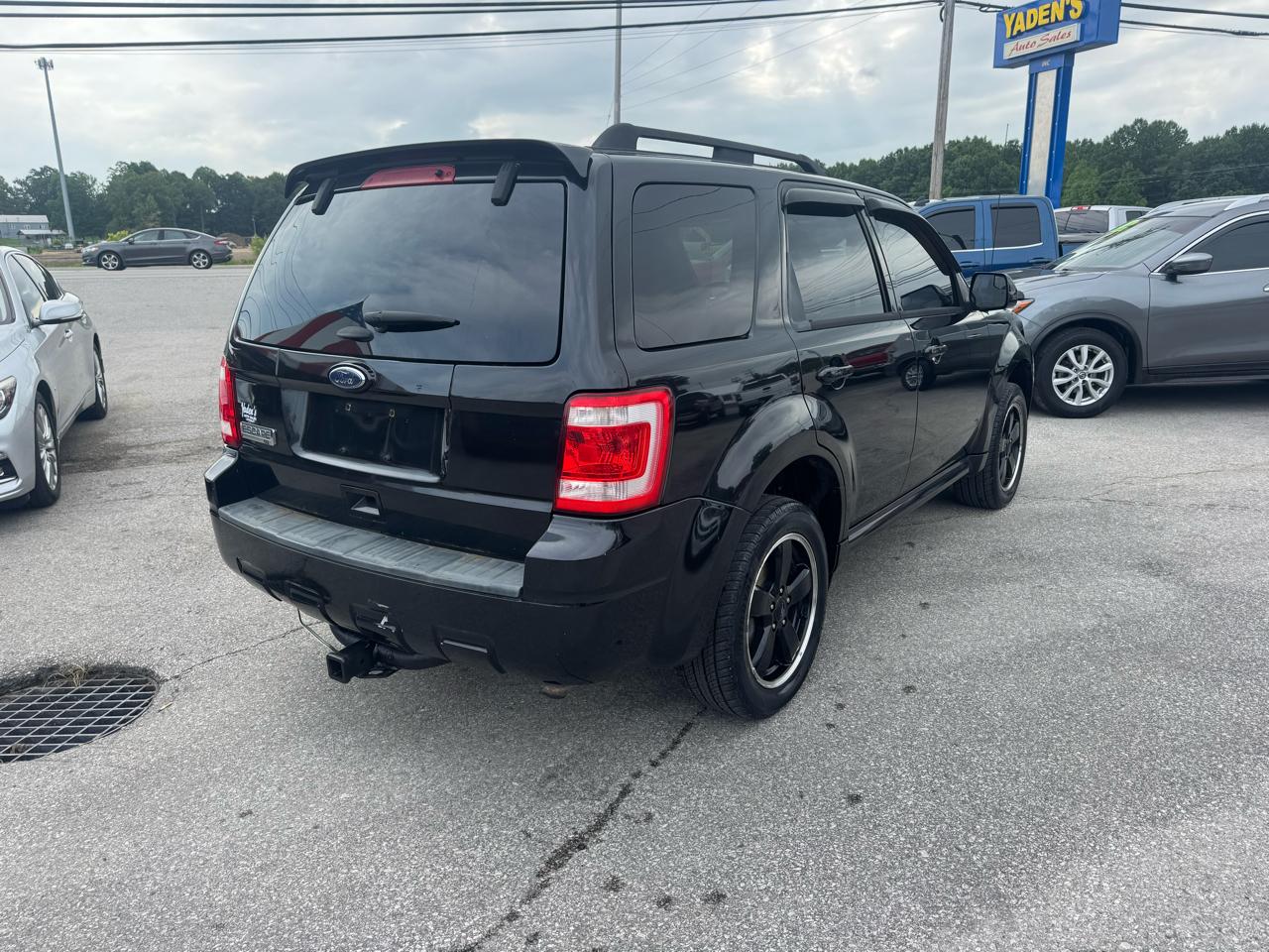Ford Escape FWD 4dr XLT 2011