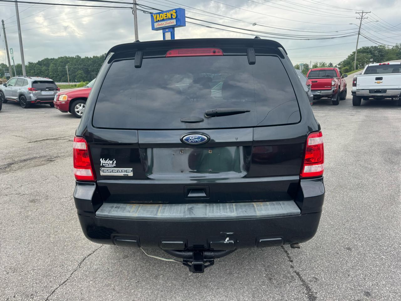 Ford Escape FWD 4dr XLT 2011