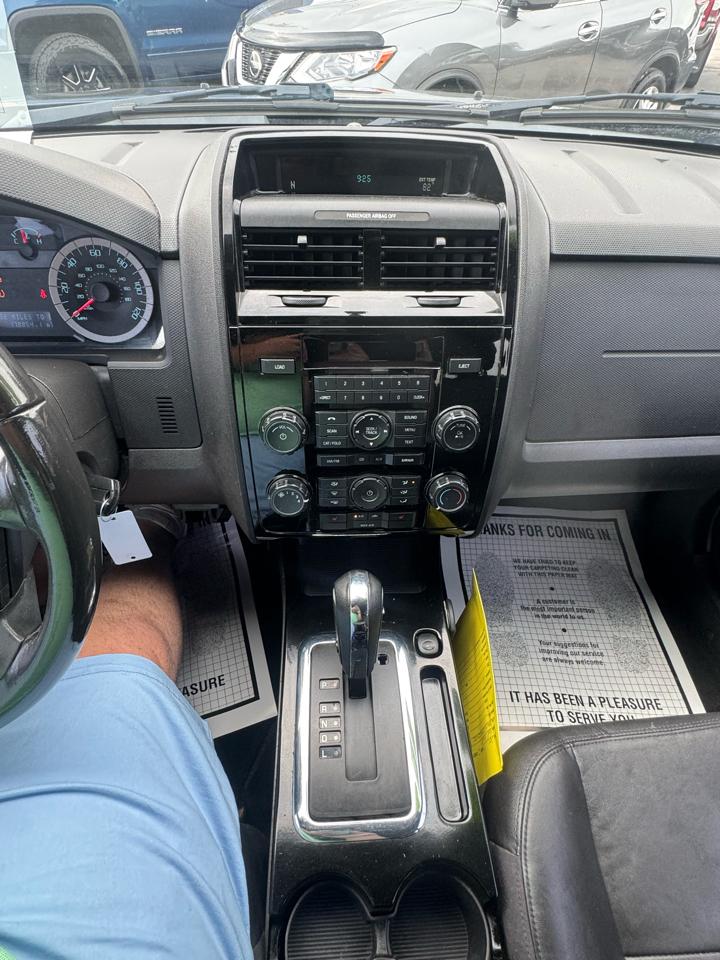 Ford Escape FWD 4dr XLT 2011