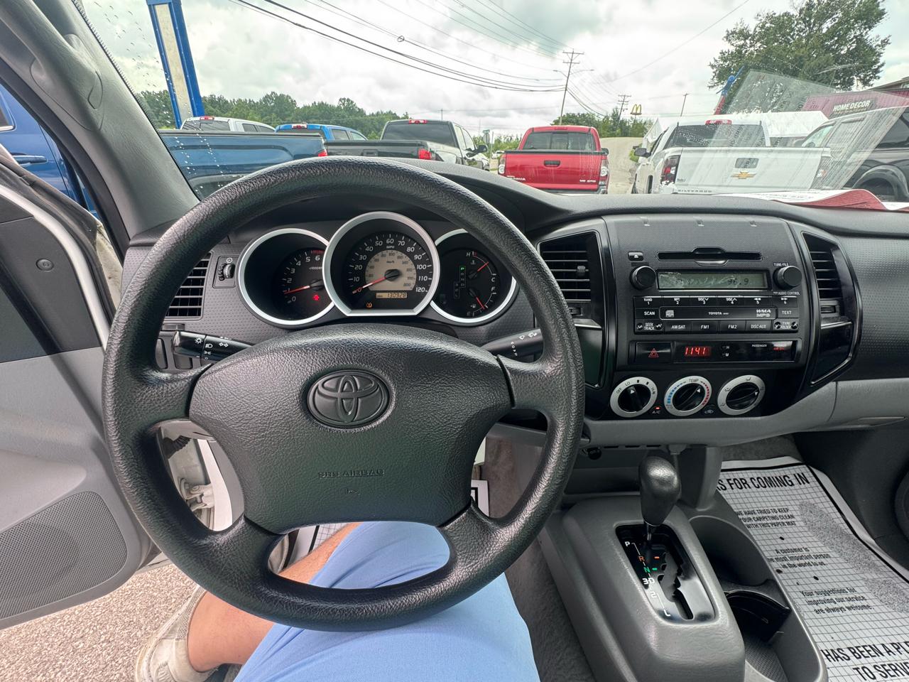 Toyota Tacoma 2WD Reg I4 MT (Natl) 2009