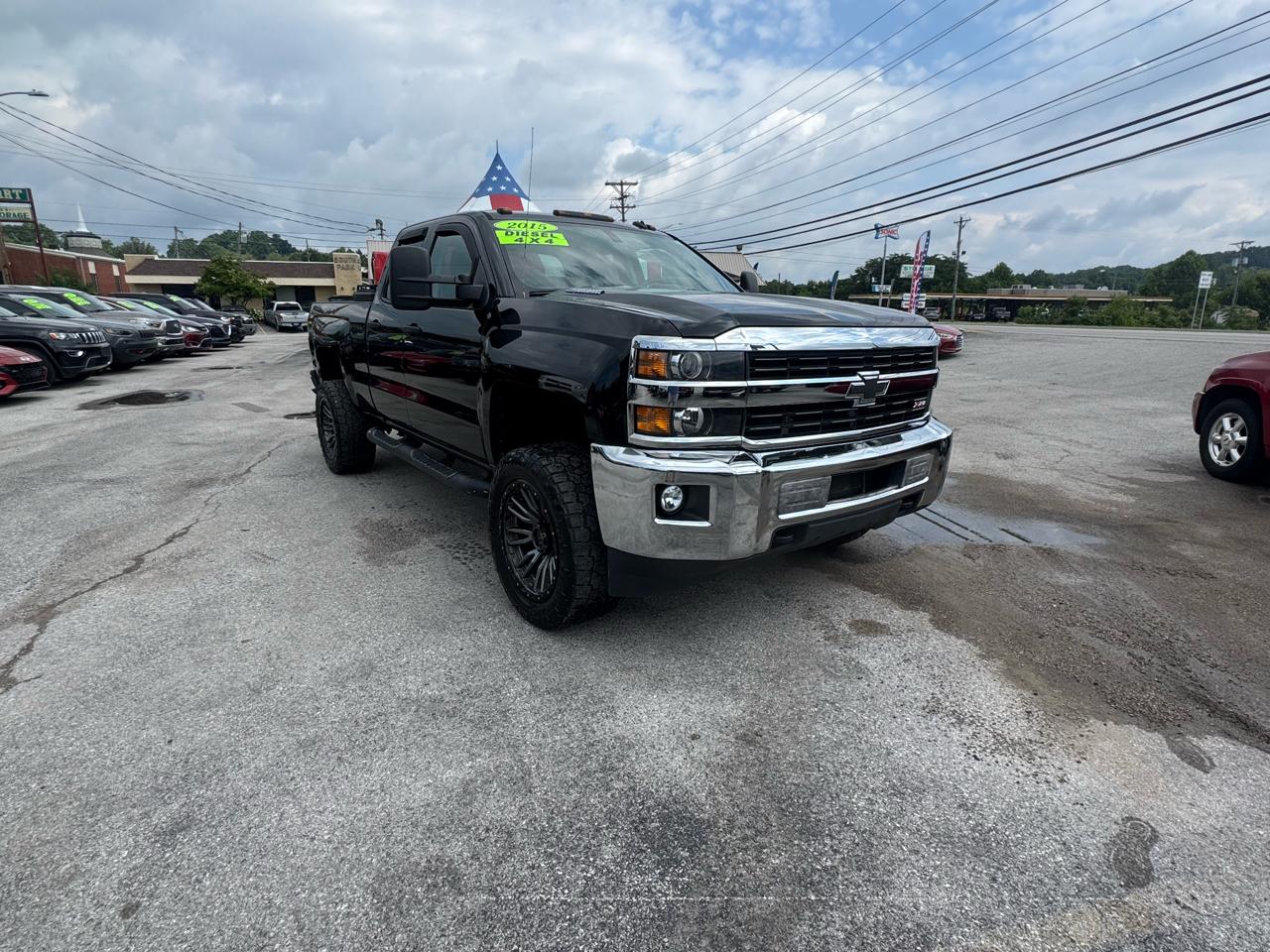 Chevrolet Silverado 2500HD 4WD Double Cab 144.2" LT 2015