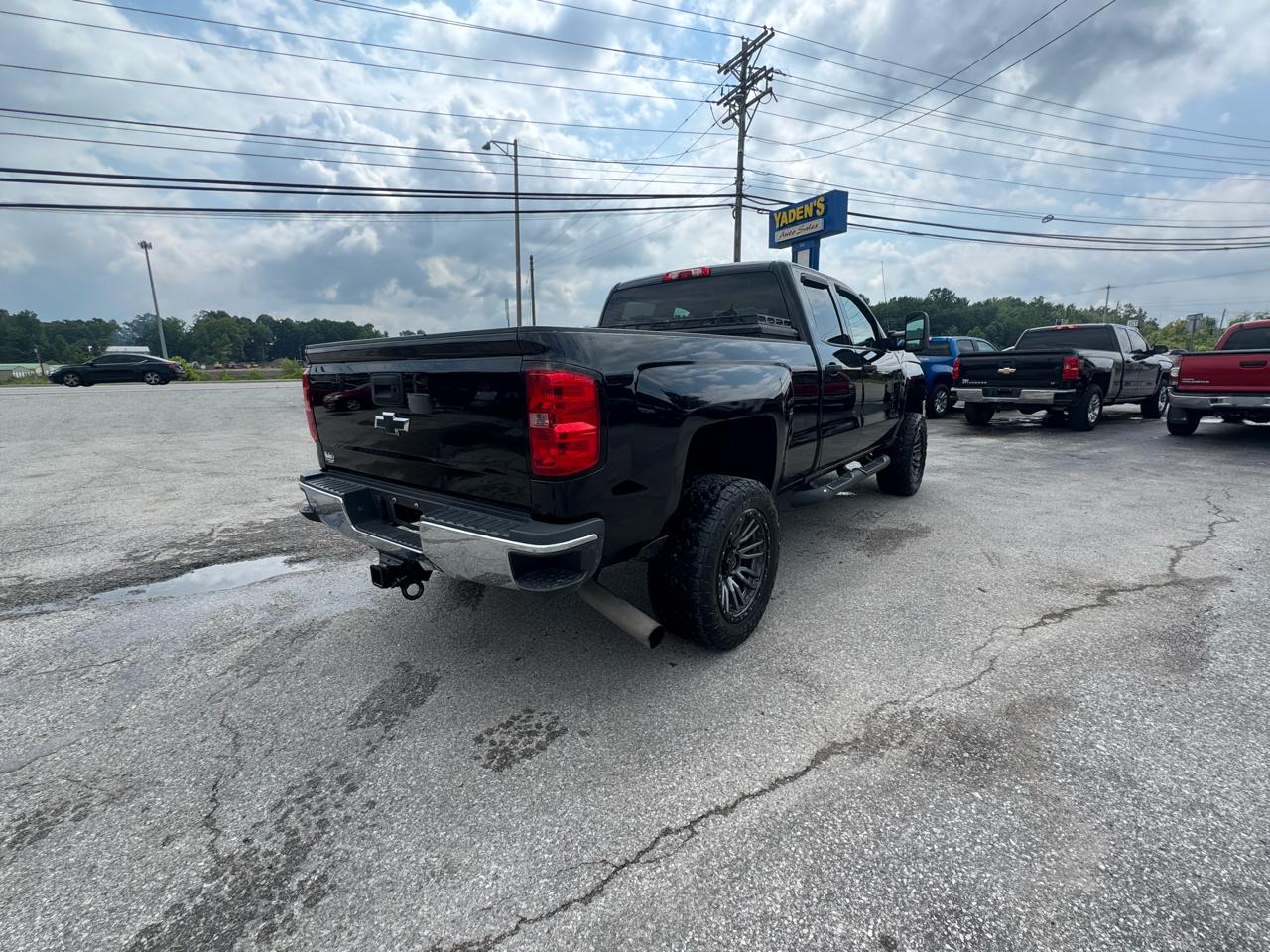 Chevrolet Silverado 2500HD 4WD Double Cab 144.2" LT 2015