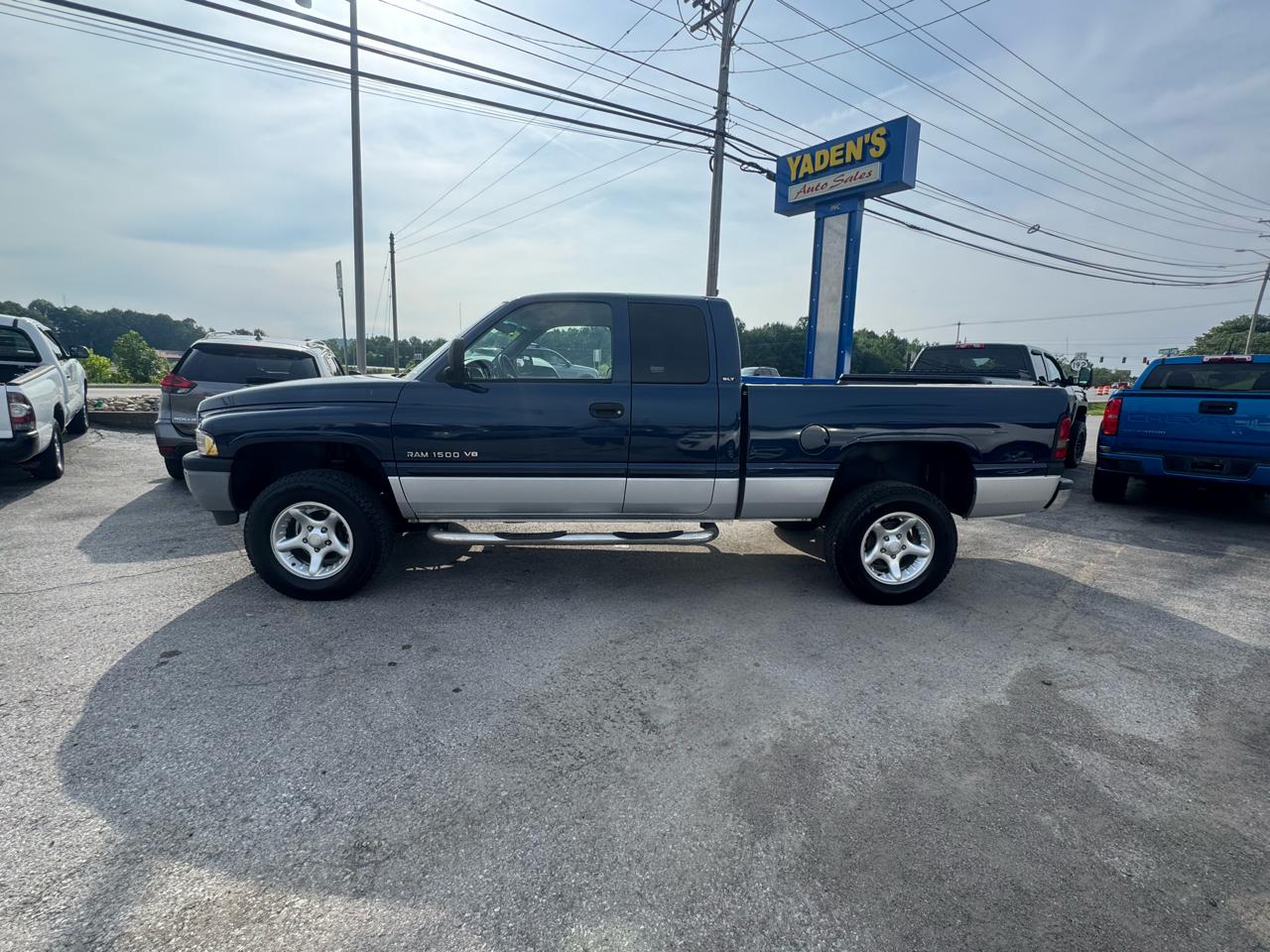 Dodge Ram 1500 4dr Quad Cab 139" WB 4WD 2001