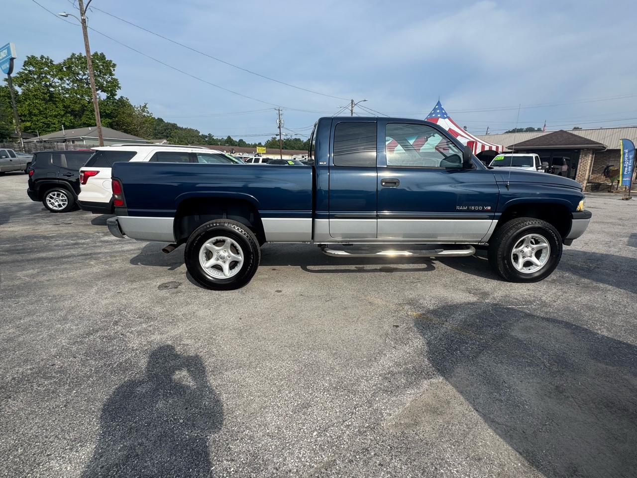 Dodge Ram 1500 4dr Quad Cab 139" WB 4WD 2001