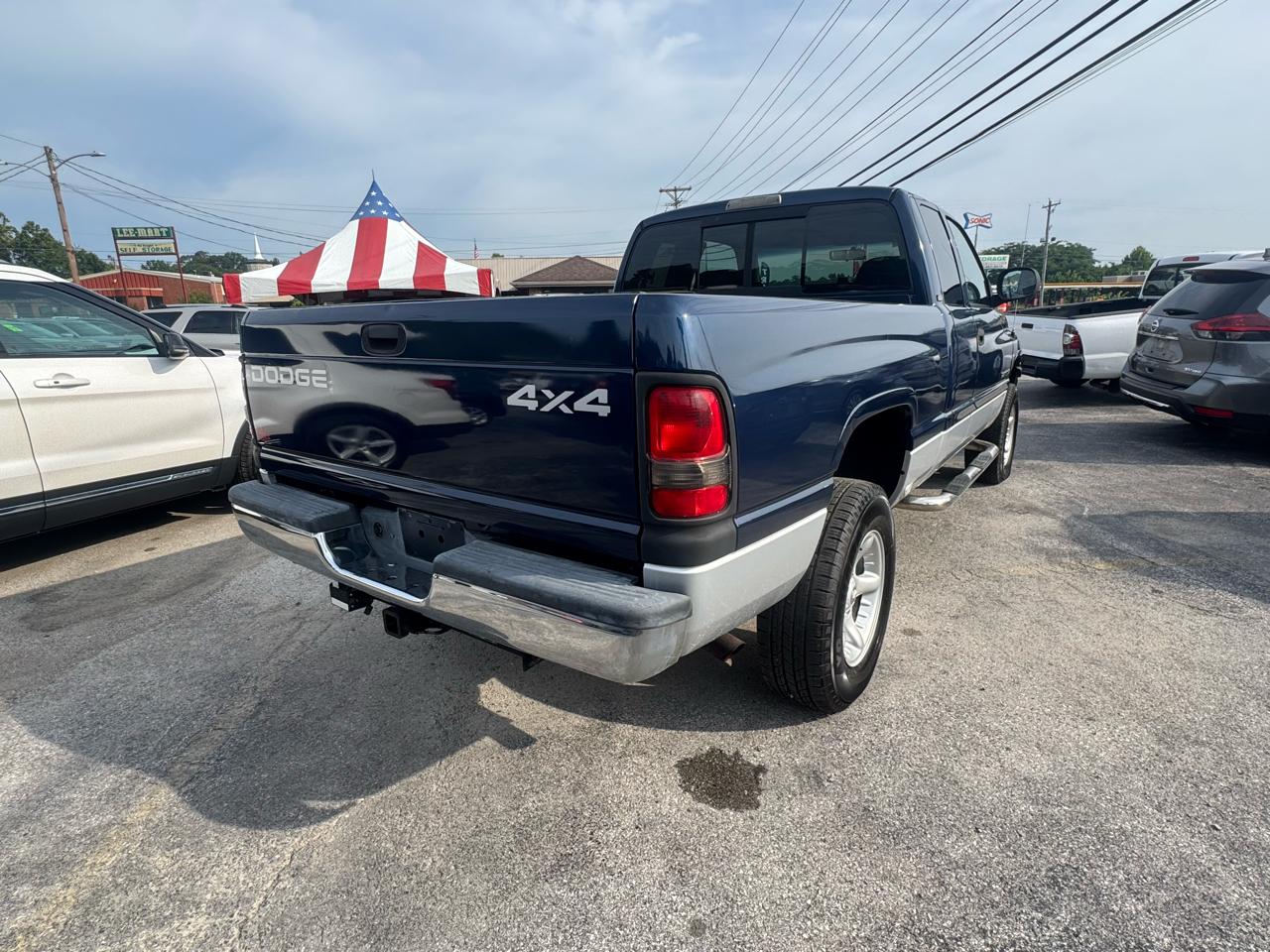 Dodge Ram 1500 4dr Quad Cab 139" WB 4WD 2001
