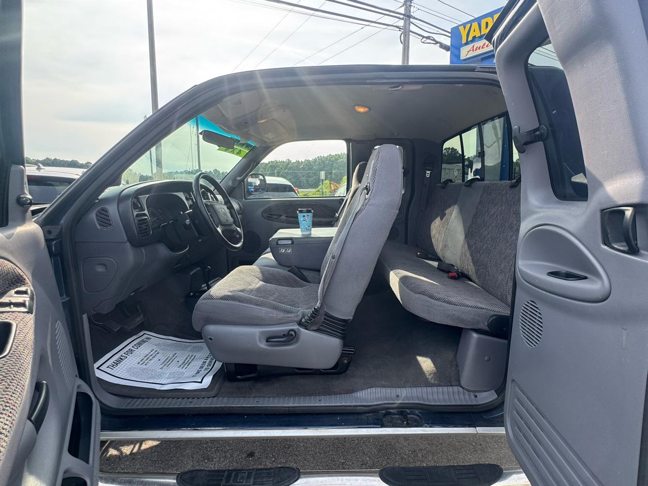 Dodge Ram 1500 4dr Quad Cab 139" WB 4WD 2001
