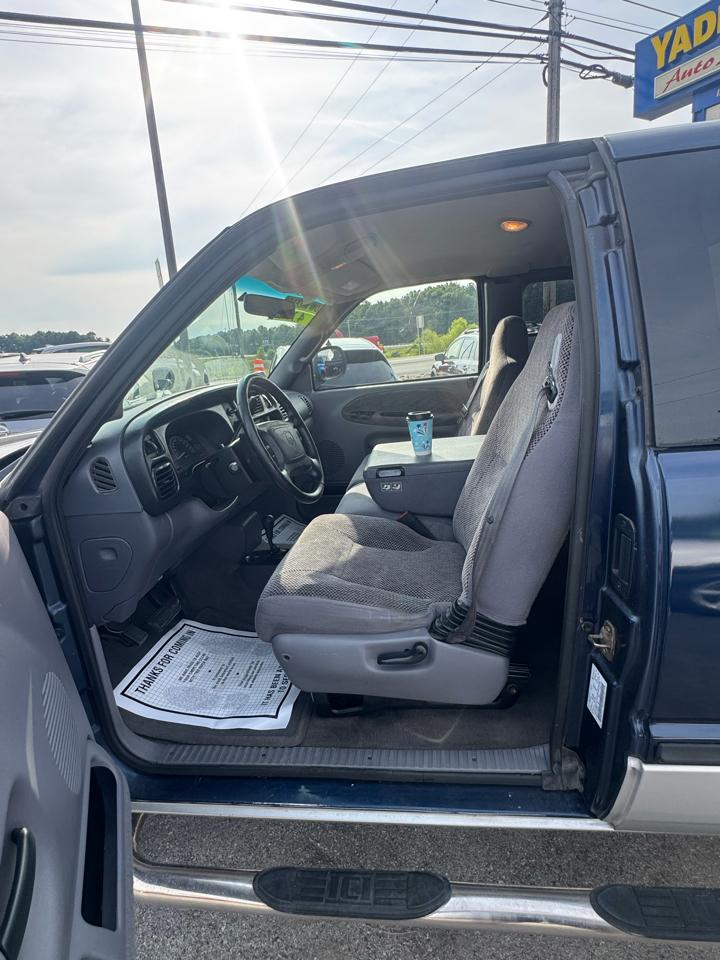 Dodge Ram 1500 4dr Quad Cab 139" WB 4WD 2001