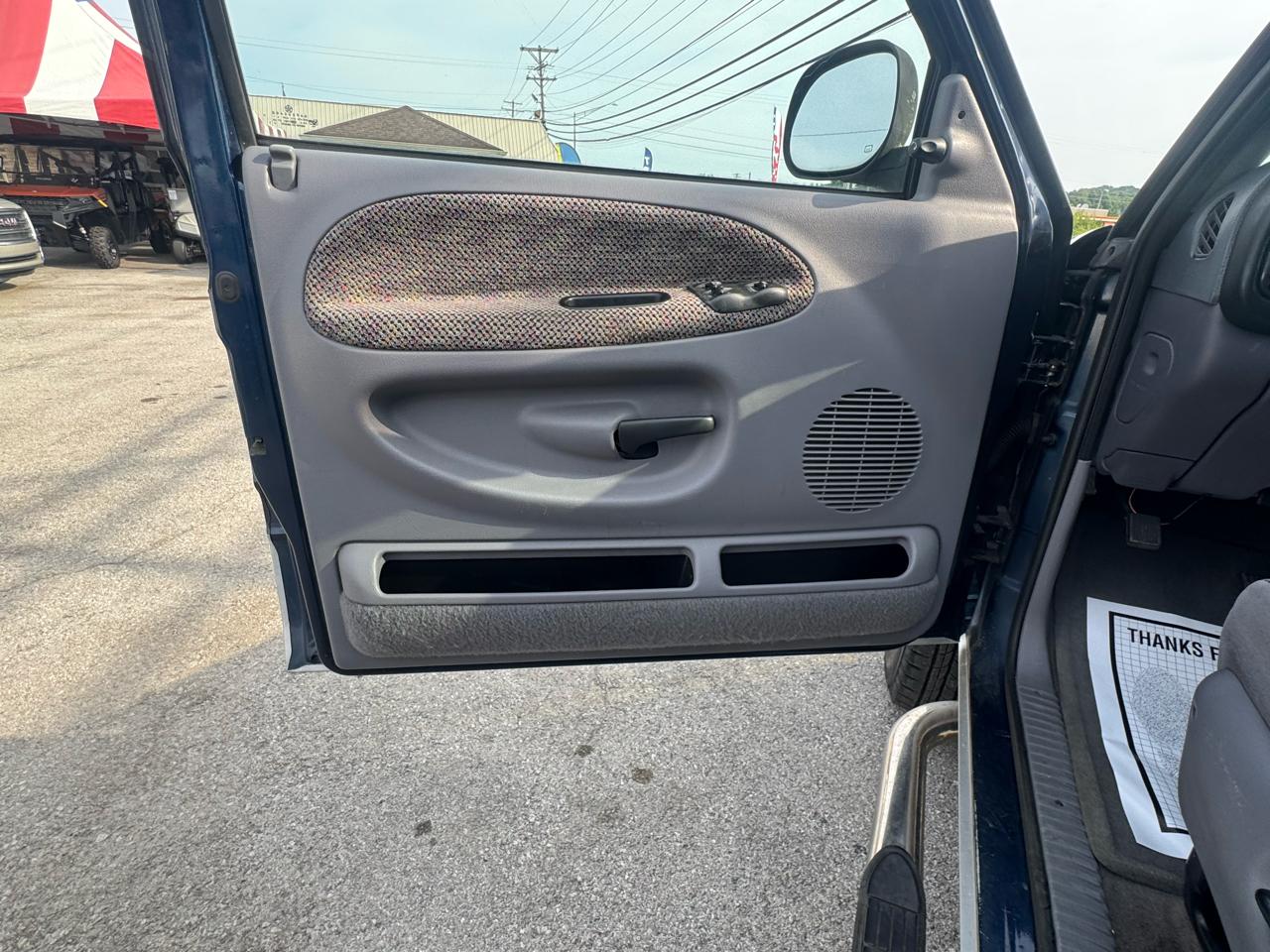 Dodge Ram 1500 4dr Quad Cab 139" WB 4WD 2001