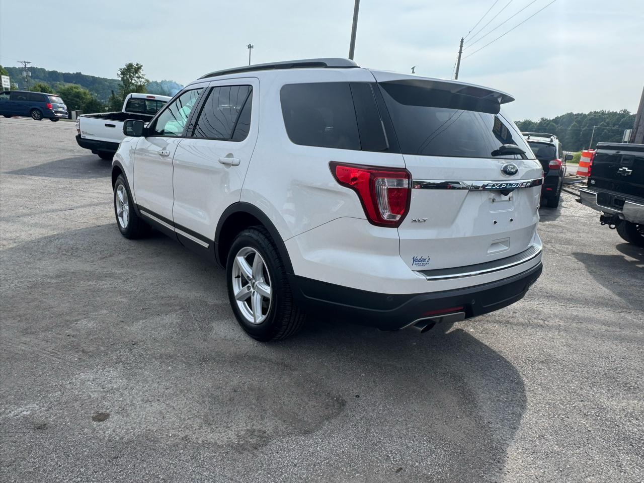Ford Explorer 2WD 4dr V6 XLT 2018