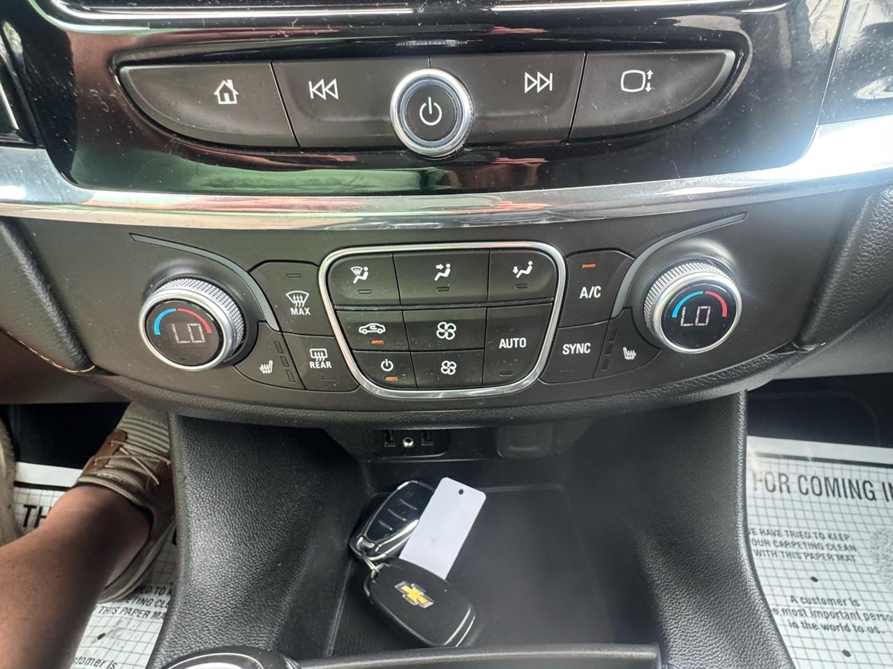 Chevrolet Traverse FWD 4dr LT Cloth w/1LT 2018