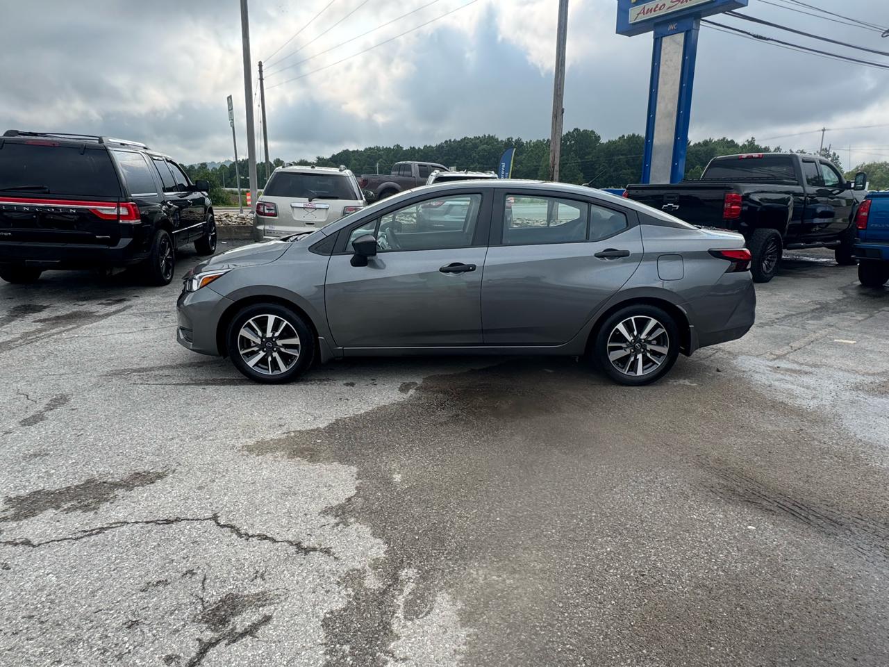 Nissan Versa S CVT 2023