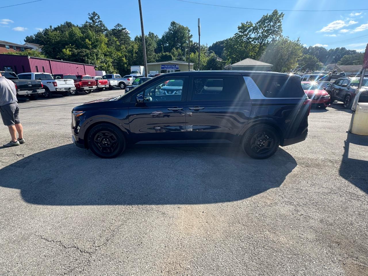 Kia Carnival LXS FWD 2025