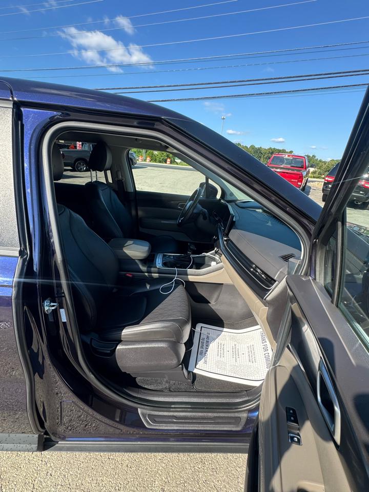 Kia Carnival LXS FWD 2025