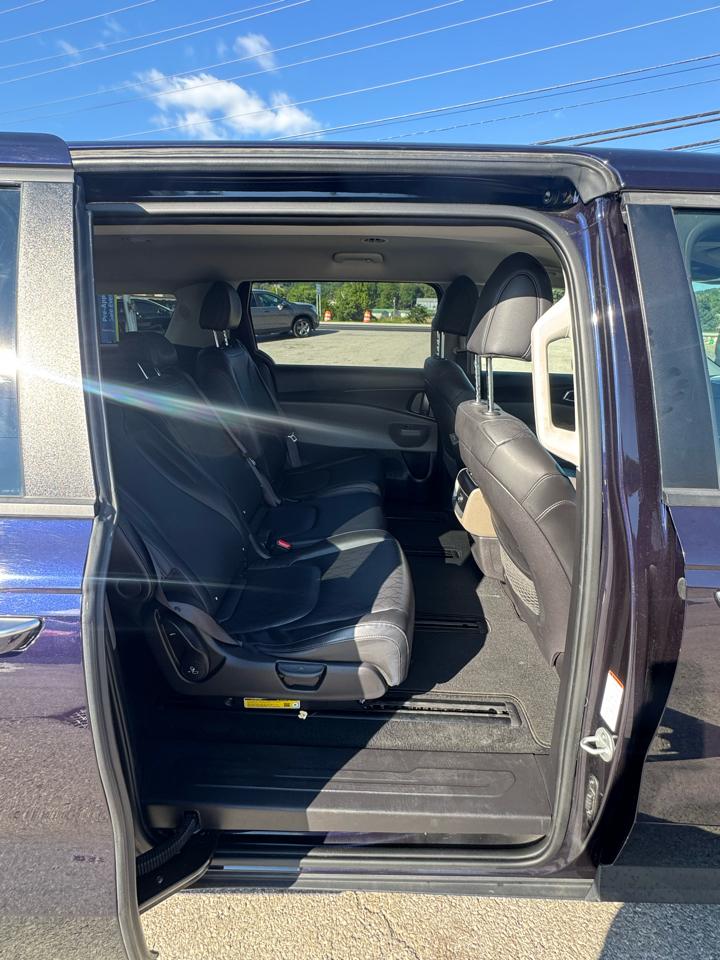 Kia Carnival LXS FWD 2025