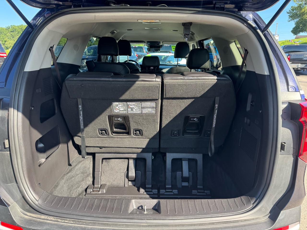 Kia Carnival LXS FWD 2025