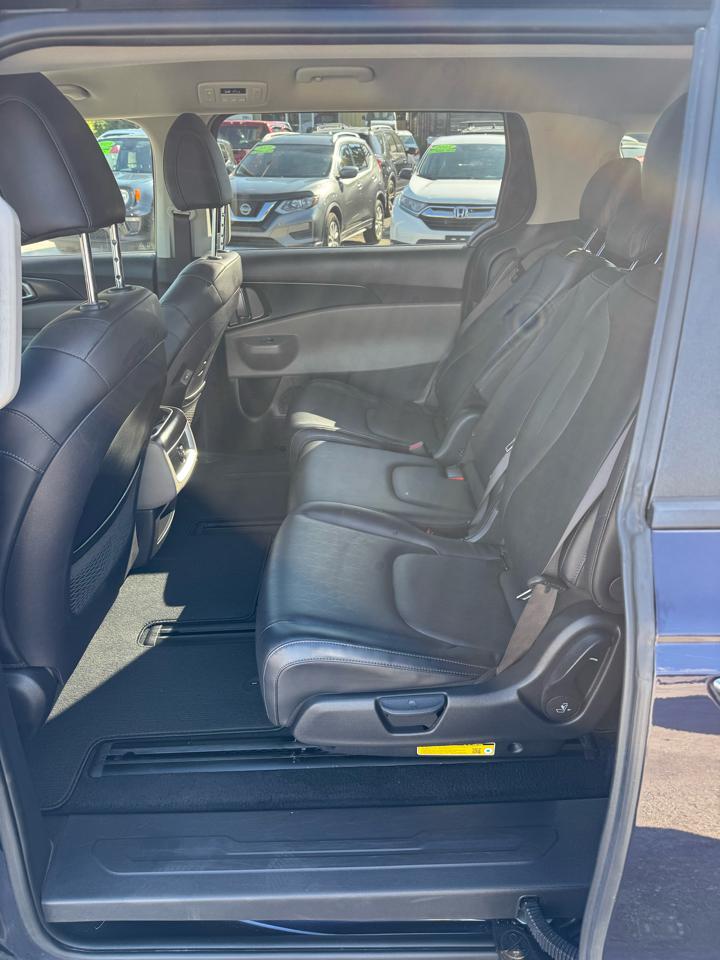 Kia Carnival LXS FWD 2025