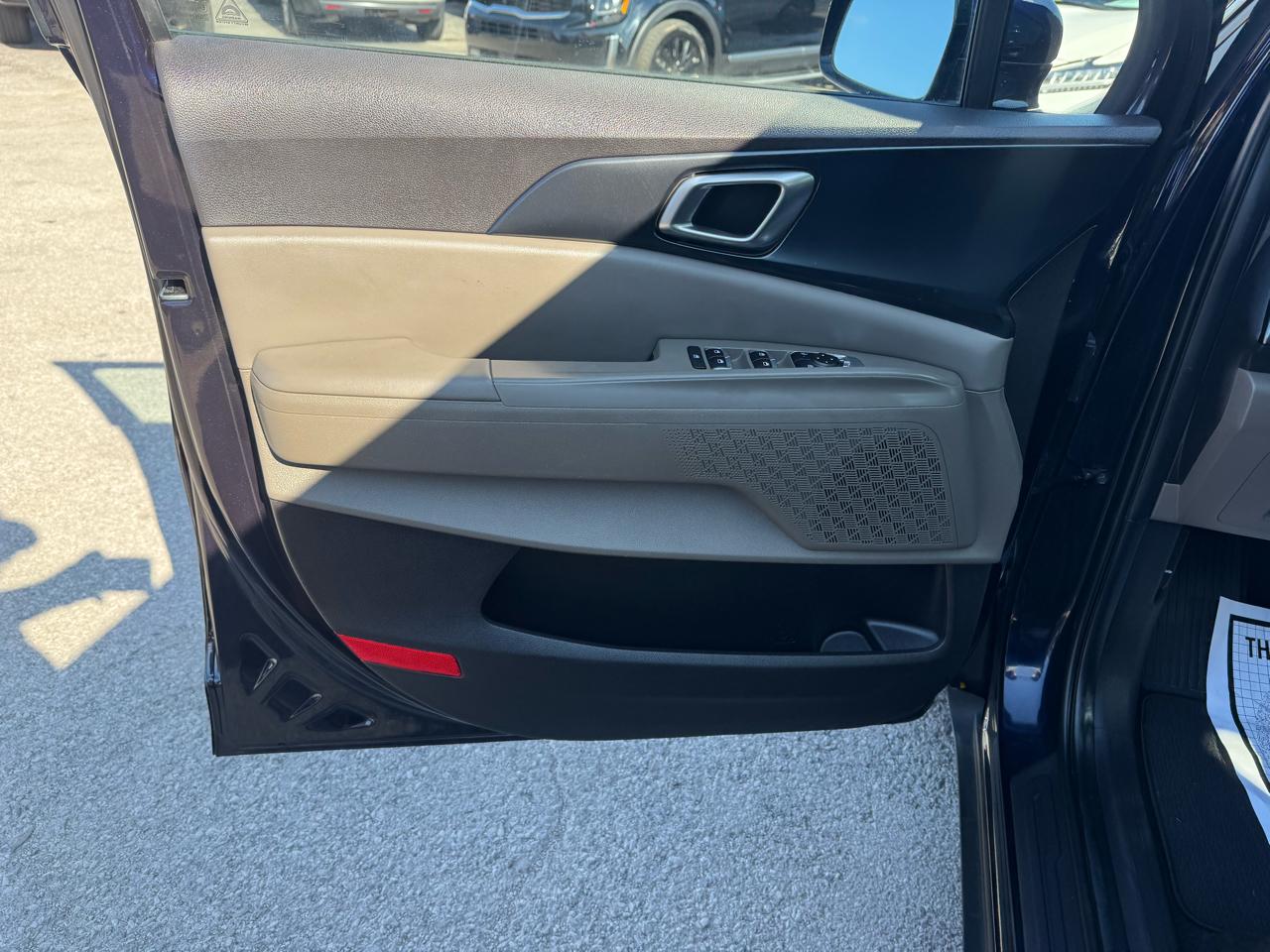 Kia Carnival LXS FWD 2025
