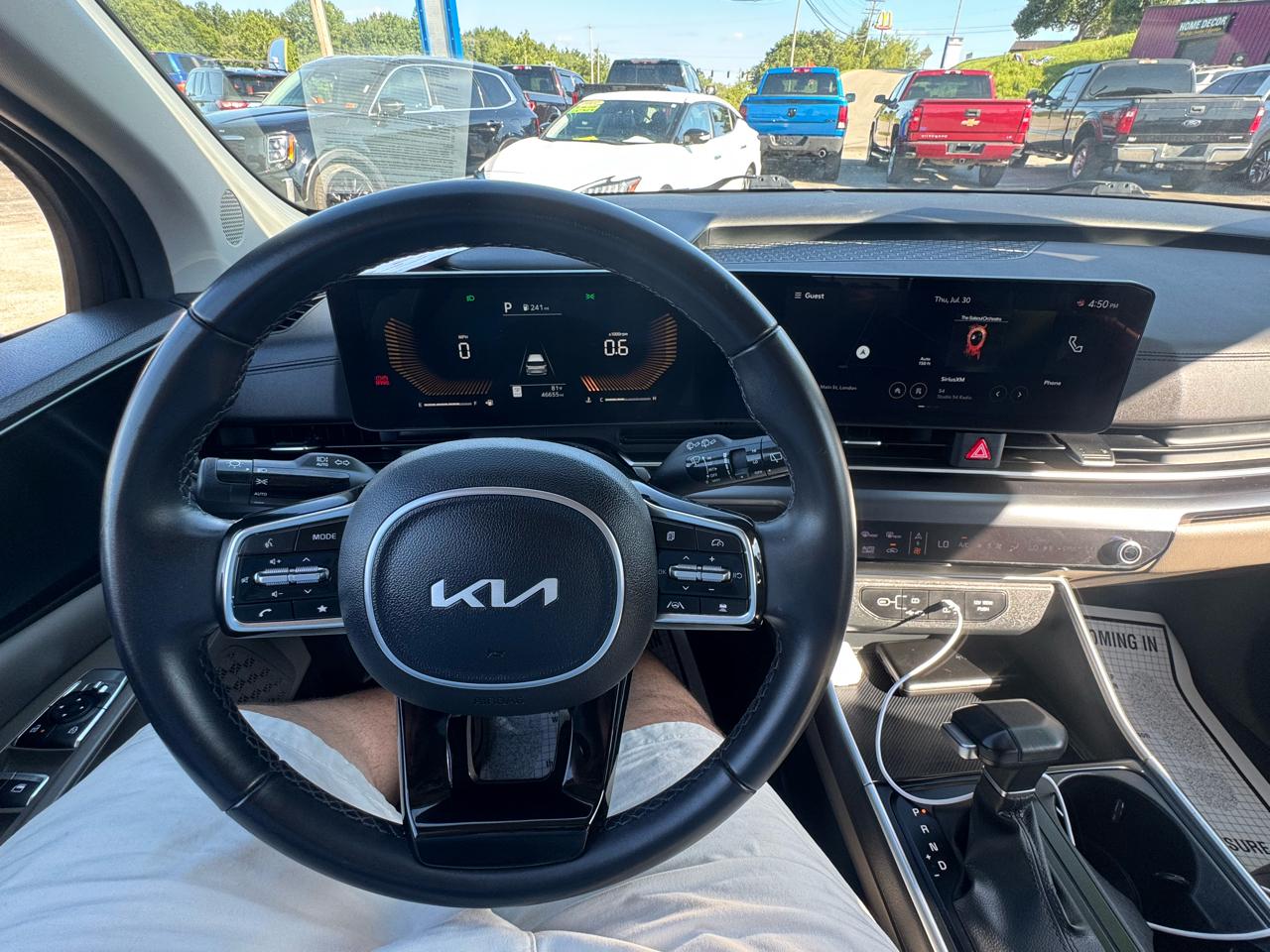 Kia Carnival LXS FWD 2025