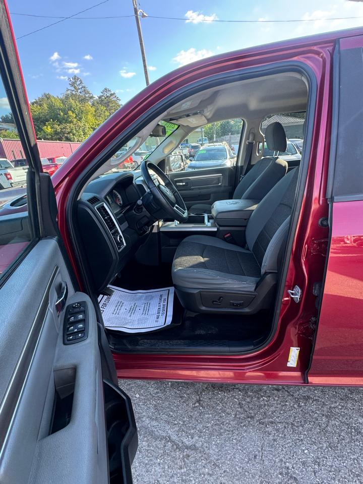 RAM 1500 4WD Crew Cab 140.5" Big Horn 2014