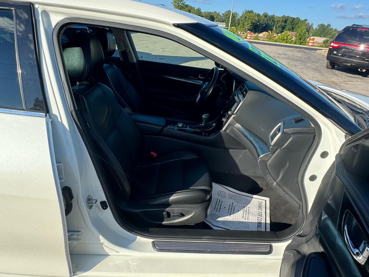 Nissan Maxima SV 3.5L 2021