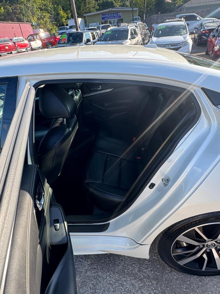 Nissan Maxima SV 3.5L 2021